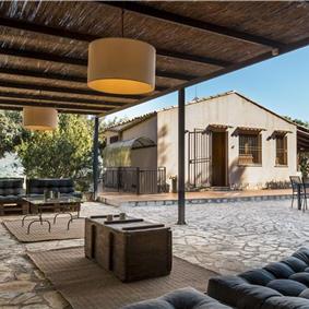 3 bedroom villa with pool and tennis court in Sicily, sleeps 6-8